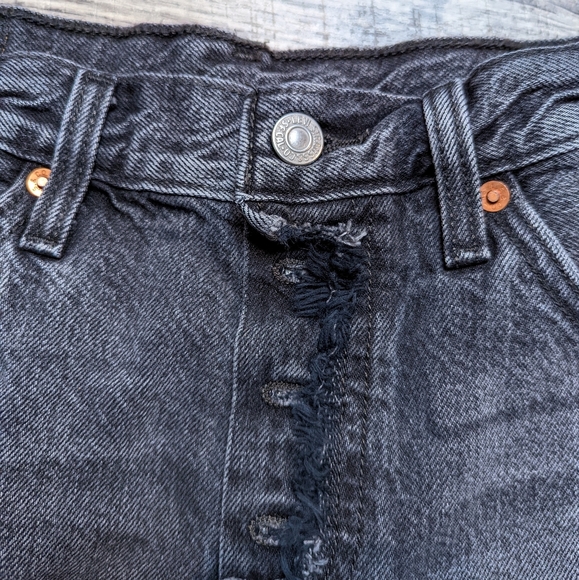 Levi's Distressed Cutoff Shorts - Picture 2 of 4